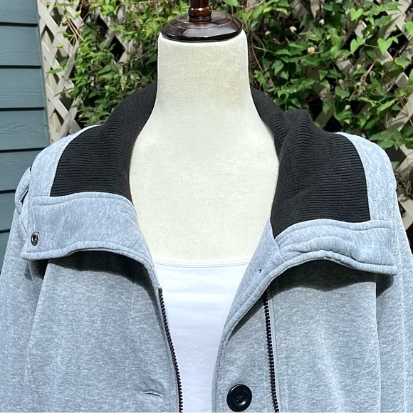 Yoki Knit Zippered Cuff Lightweight Collared Jacket - Picture 5 of 16